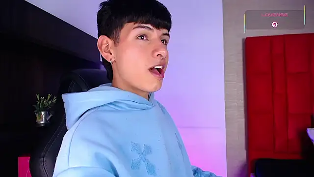 แชท XXX สดของ Ezra_Storm