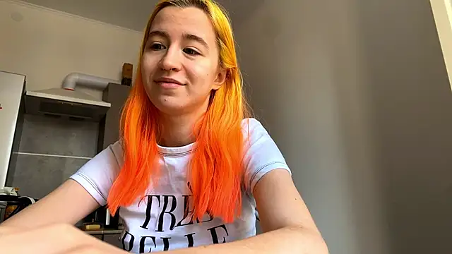 แชท XXX สดของ EmilyHein