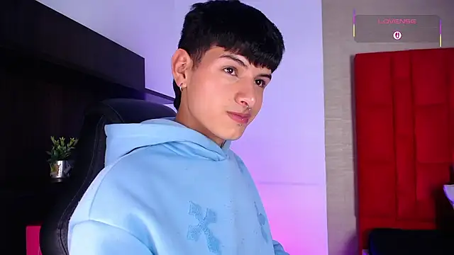 Chat XXX en directo de Ezra_Storm