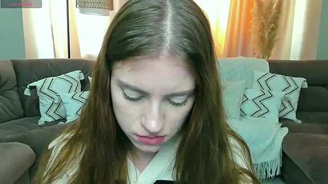 Erica_Kiss Adlı Modelin Canlı XXX Sohbeti