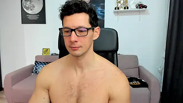 BrutusK08 live XXX chat