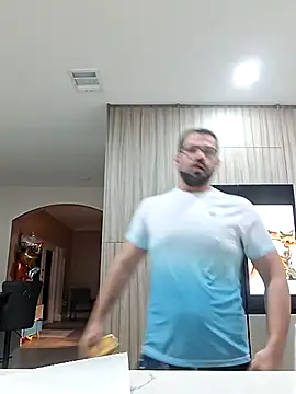 Zander823 Adlı Modelin Canlı XXX Sohbeti