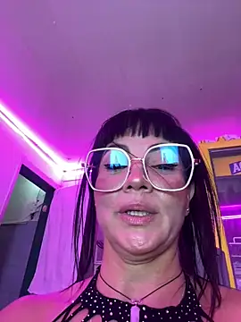 Hot_beauty__ Adlı Modelin Canlı XXX Sohbeti