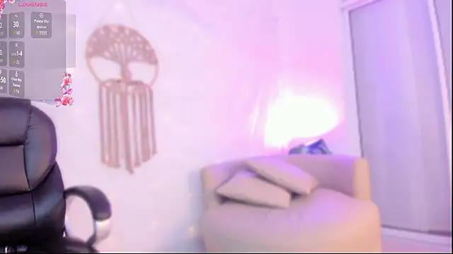 Ginni_charlotte Live XXX Chat