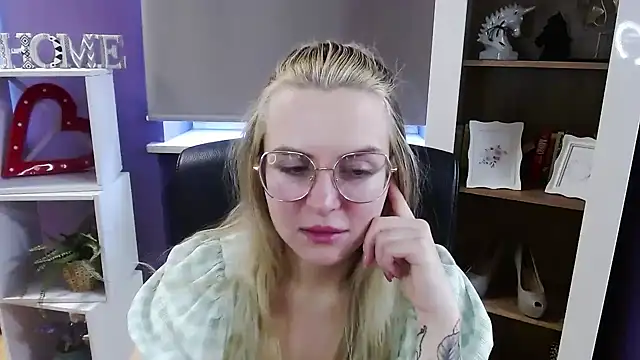 دردشة Zoey_Erotic الجنسية المباشرة