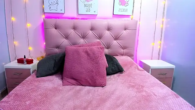 Issaa_Tyler Adlı Modelin Canlı XXX Sohbeti