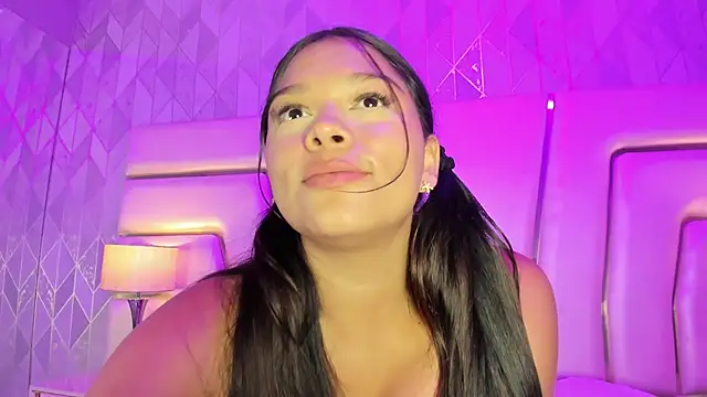 Онлайн чат XXX HatsaJones