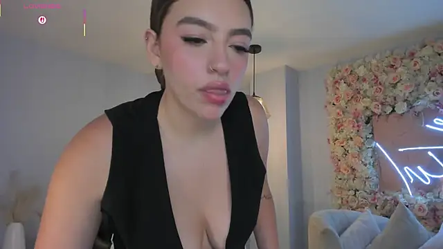 Онлайн чат XXX BellaRose_X