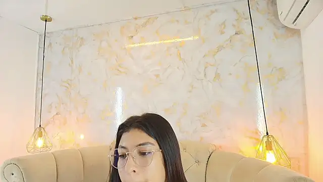 khloeblake: онлайн-секс-чат