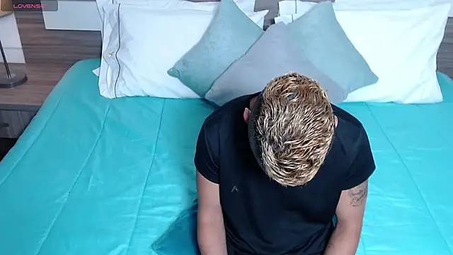 Liiamthompson: απευθείας συνομιλία ΧΧΧ