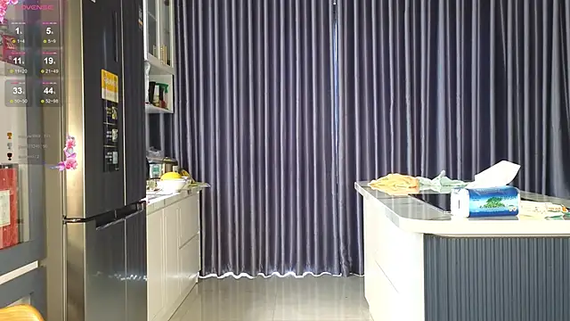 hot_ass_18のライブXXXチャット