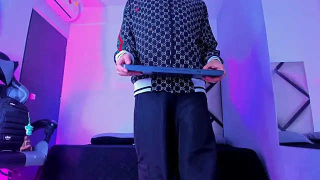 Bennet-Gray Webcam-Show