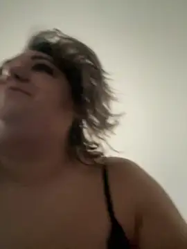 Chatroom XXX en direct de MikyVesela