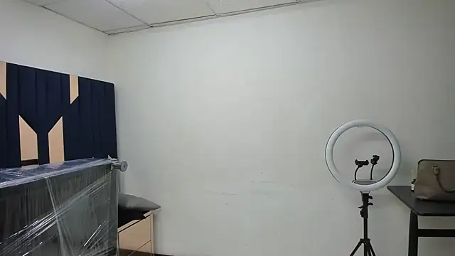 Chat XXX en directo de Aisha_hotts777