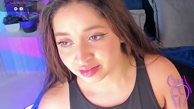 XXX chat uživo modela MiaKay1