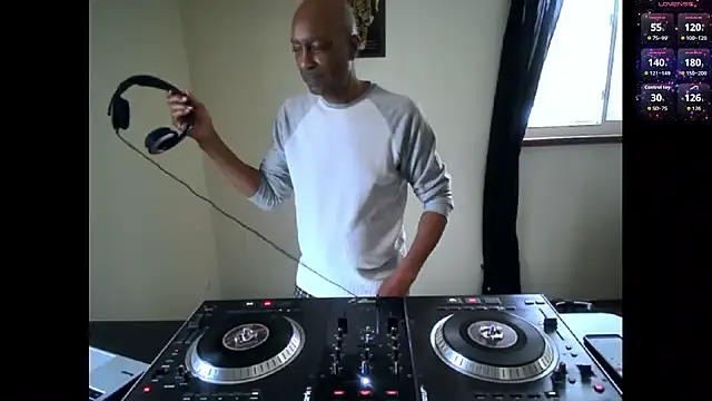 longdick4you8686 网络视讯表演