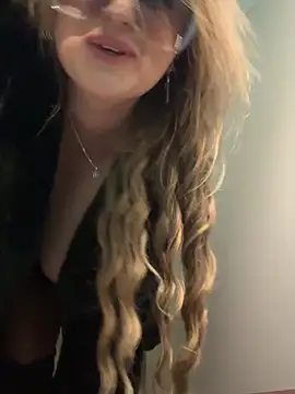 Pertunjukan Kamera Web NSN_4lives