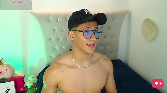 SalvadorFit 网络视讯表演