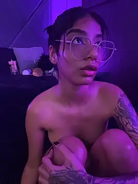 TweetiePieXXX 网络视讯表演