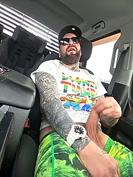 Beardedtattood 网络视讯表演