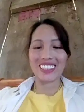 Gummiesu 在線直播表演