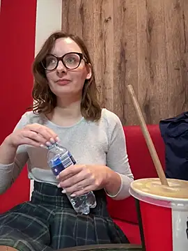 Pertunjukan Kamera Web The_Snowwhitee