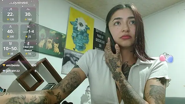 ZoeBakers_ Chat XXX in diretta