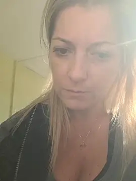 NikkiBlisss' Live XXX Chat