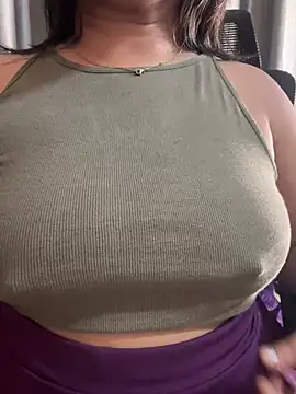 Maggi-is-back 即時 XXX 聊天