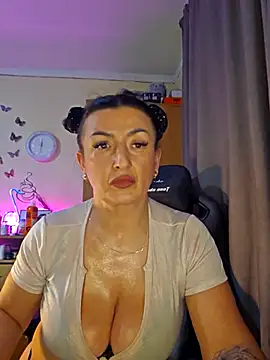 Hotangel75 Adlı Modelin Canlı XXX Sohbeti