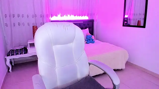 Онлайн чат XXX Luna_Jonnes1