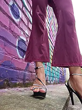 Yuky_ta: διαδικτυακό σόου στην κάμερα