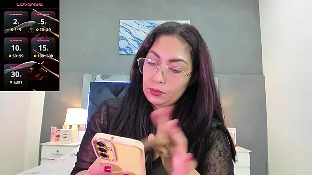 Chat XXX en directo de Lauralove_69