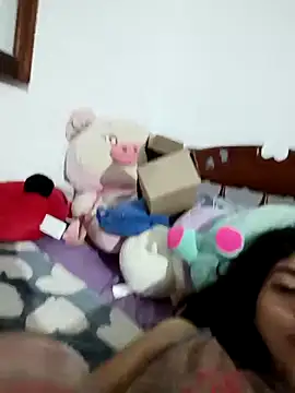 micavicexx: διαδικτυακό σόου στην κάμερα