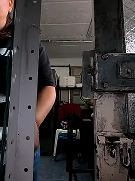 LauraReeves live XXX chat