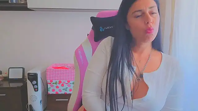 tatii222 Show in webcam