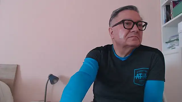 YOU6me 在線直播表演