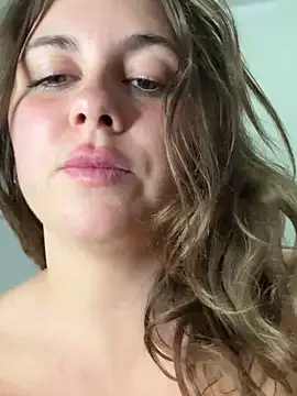 Samantha_official: διαδικτυακό σόου στην κάμερα