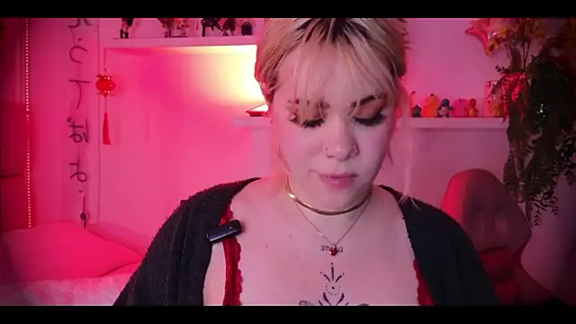 albaismynameXのライブXXXチャット