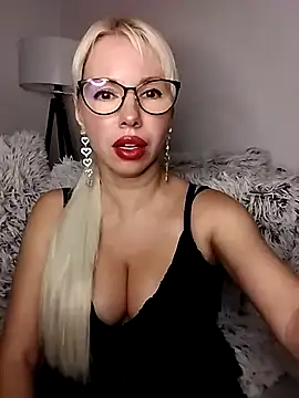 Mazlik27 Show in webcam