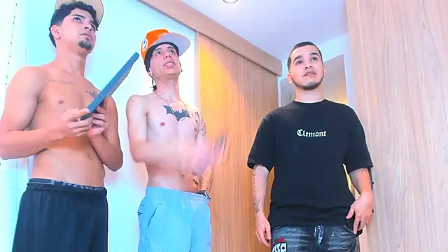 TheBatMansion: вебкам-шоу