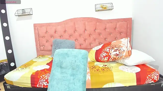 Milf-Prettyboobs 现场XXX聊天