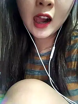 Pokazy przed kamerką – moa_koa