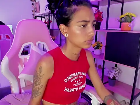 KarlaSlutSkinny__のライブXXXチャット