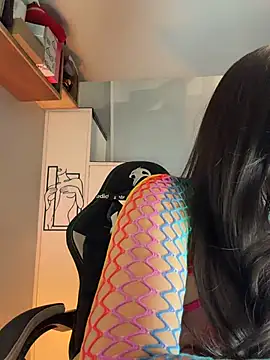 AsianMilfSheryl Show in webcam