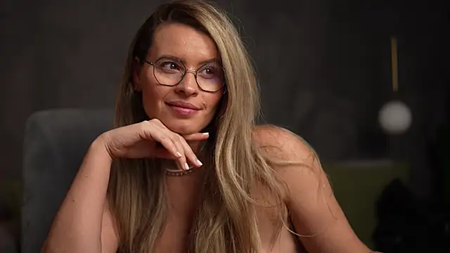 Онлайн чат XXX BrandyWhite