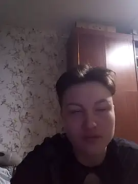 MoonIrene élő XXX-chatje