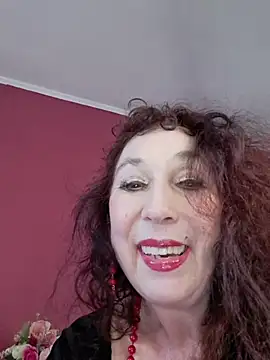 GypsyEsmeralda Show in webcam