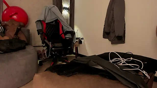 Chatroom XXX en direct de selene_red_