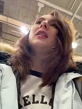 Pokazy przed kamerką – Dina_Tease